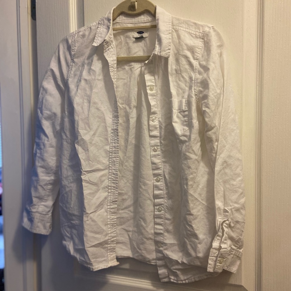🧵 3/$25 White button down